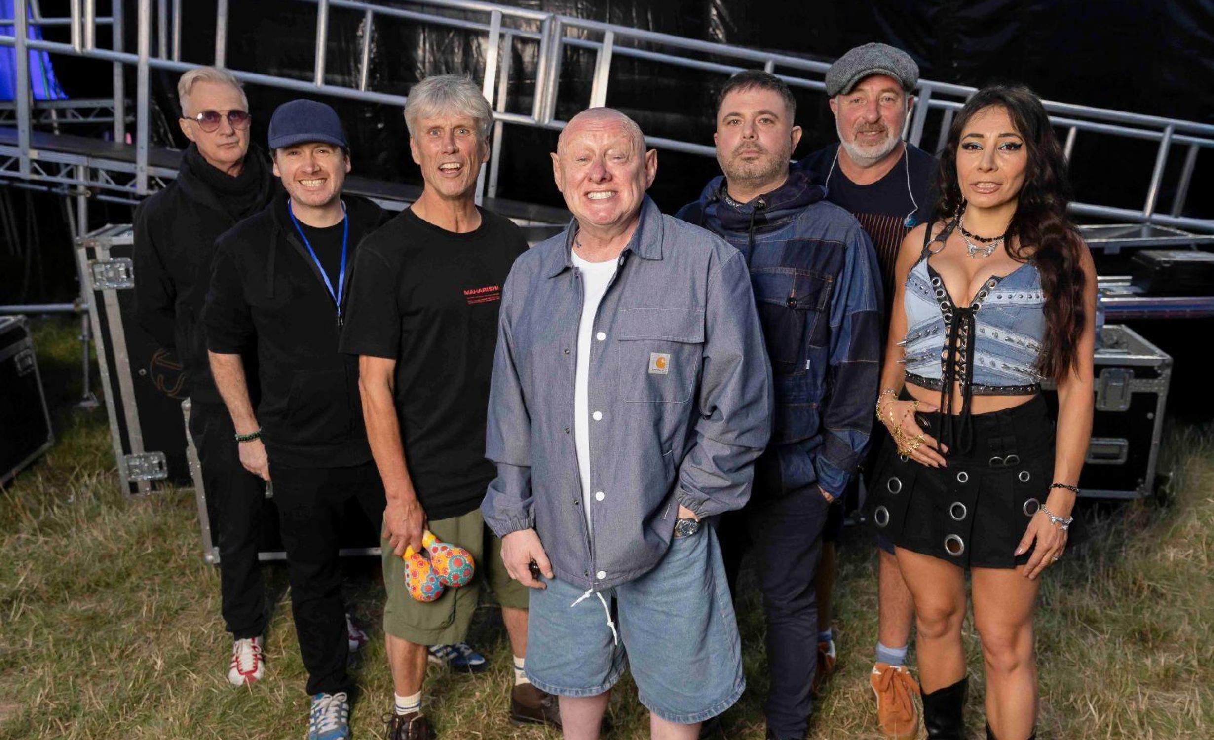 HAPPY MONDAYS