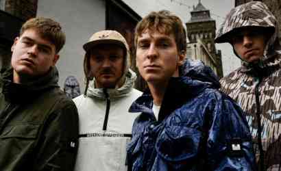 Everywhere at Once: Bendricks  at Le Pub, Newport