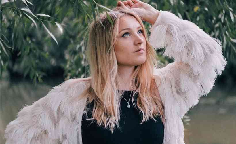 Dolly Mavies Tickets