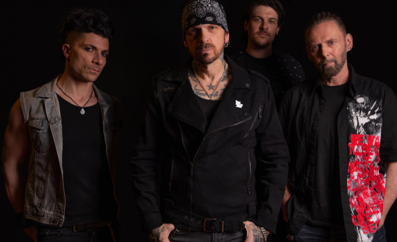 Ricky Warwick & The Fighting Hearts