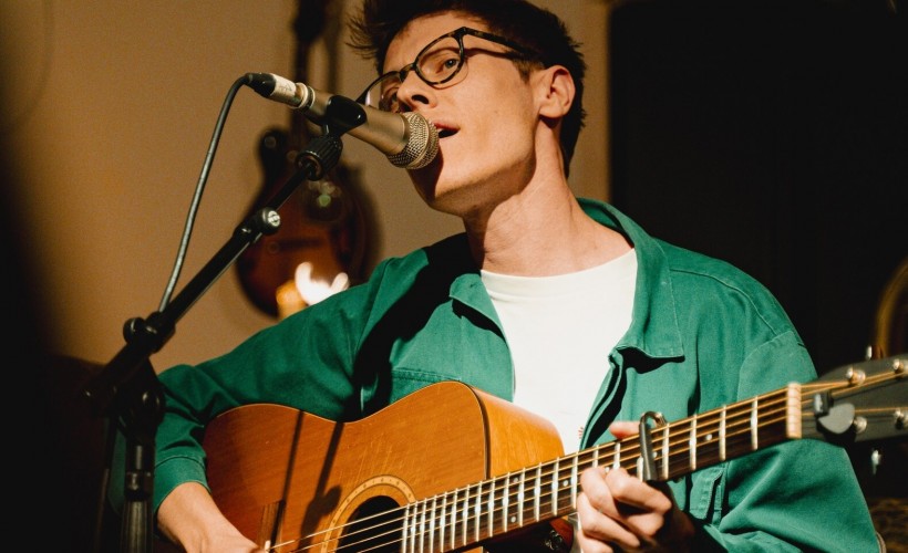 	Ed Blunt  at The Star Inn, Guildford