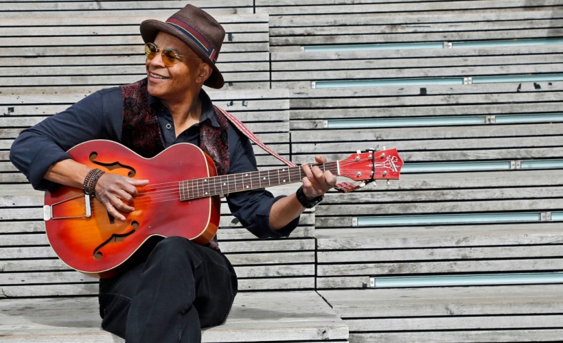 Guy Davis  at Strings Bar & Venue, Isle of Wight